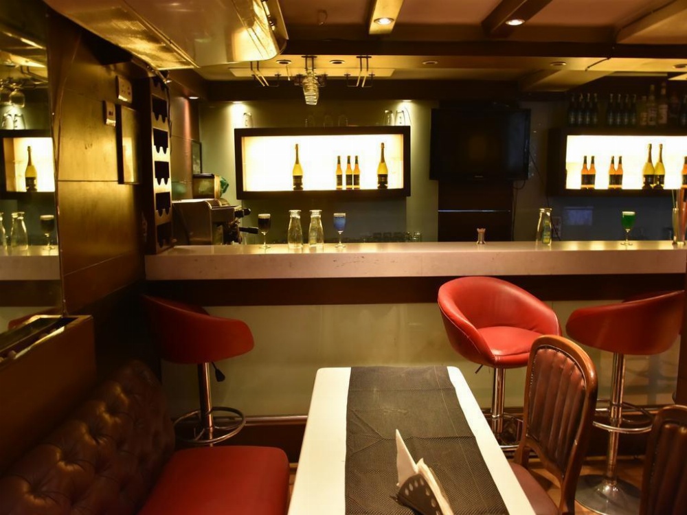 Metropolis Tourist Home